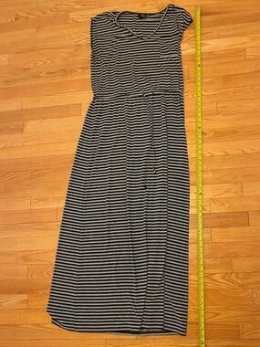 Gap Striped V-Neck TALL Maxi Dress in Black and Gray Size L
